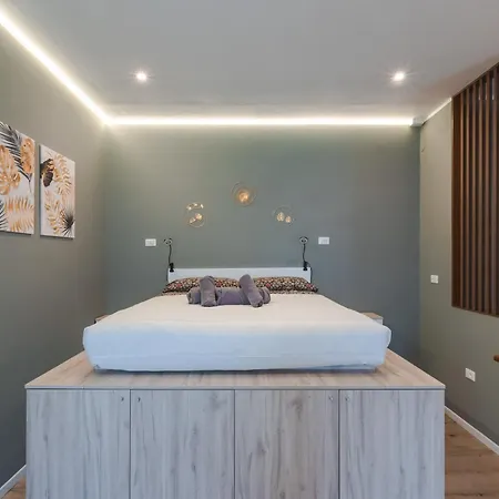 Apartment Corso Italia Con Balcone Nel Cuore Di