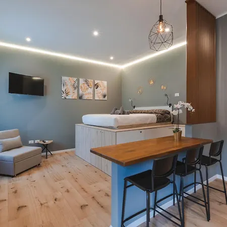 Apartment Corso Italia Con Balcone Nel Cuore Di Trieste
