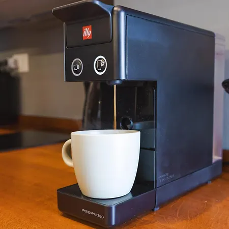 Corso Italia Con Balcone Nel Cuore Di