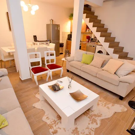 Apartment Corso Italia Con Balcone Nel Cuore Di